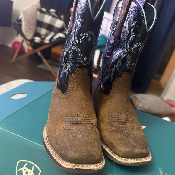 Ariat Tombstone Boy Boots - Picture 5 of 9